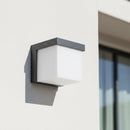 applique moderna per facciate balconi terrazze e giardino con luce bianco caldo 3000k