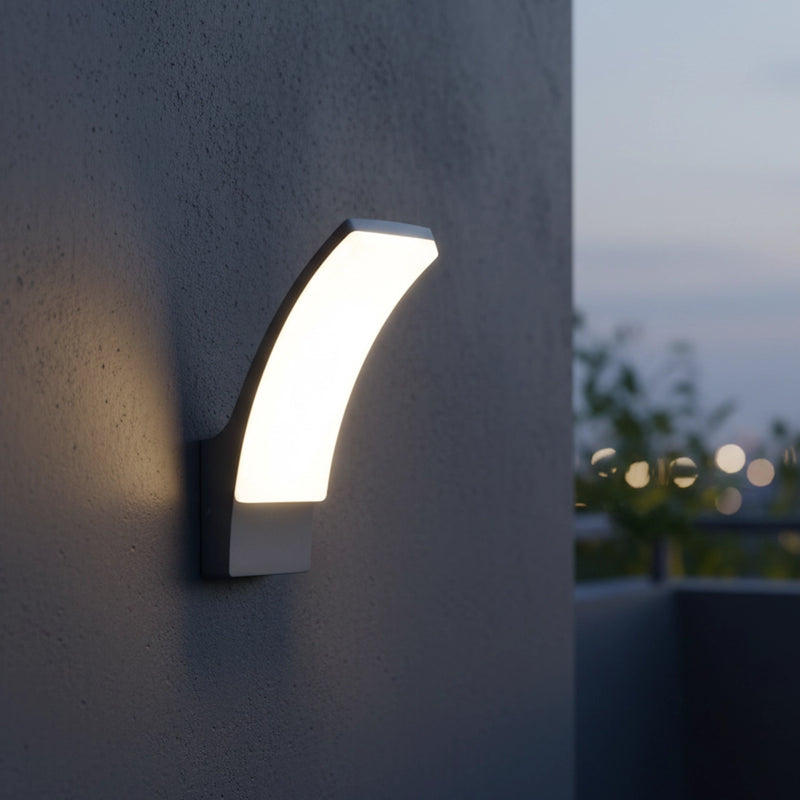 Applique LED da esterno Arcus 12W 4000K antracite con design curvo moderno per pareti e facciate