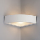 applique angolo muro con vetro sabbiato e attacco E14, elegante e compatta