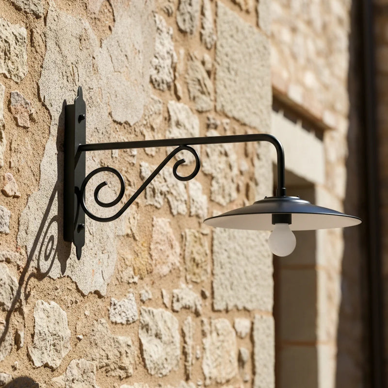 lampada da esterno rustica con braccio sporgente in alluminio pressofuso