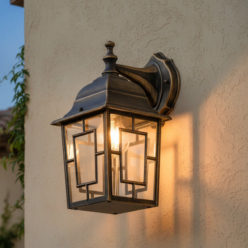 Lampada da parete per esterno outdoor ip44 con lanterna in stile classico nera antichizzata oro