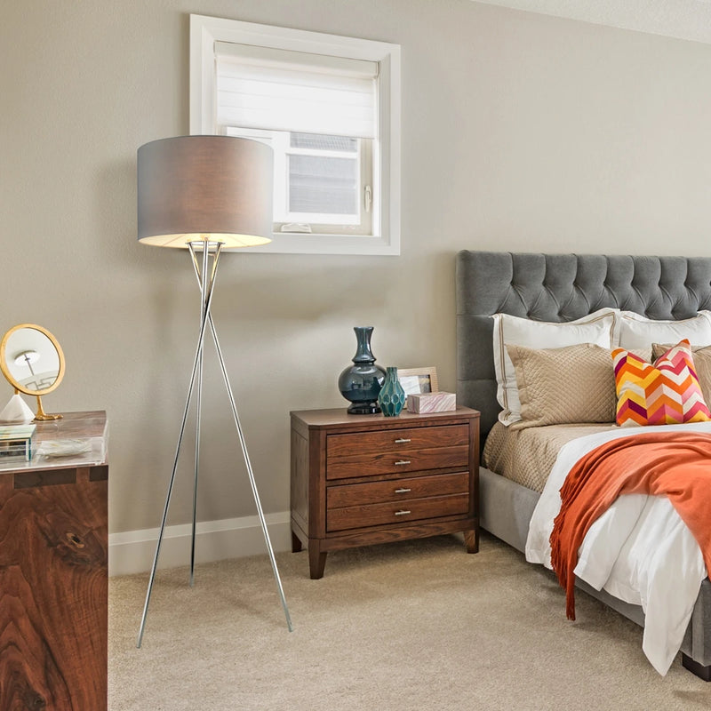 piantana cromata design moderno per soggiorno o camera