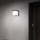 lampada da parete led per hotel residence e strutture ricettive con design moderno compatto