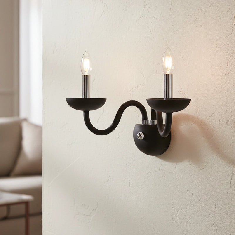 Lampada da parete nera satinata in vetro soffiato con finiture cromate per ambienti eleganti