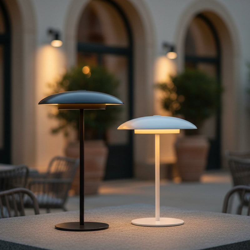 Lampada da tavolo LED ricaricabile e portatile ideale per tavoli di bar e ristoranti anche all'aperto