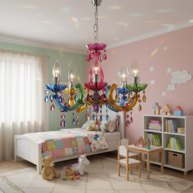 Lampadario a candeliere con cinque luci in acrilico colorato dal design classico moderno ideale per soggiorno e camerette