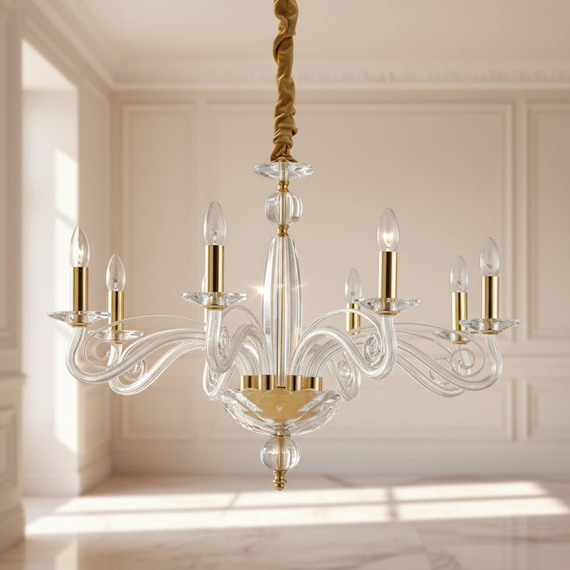 Lampadario classico Epoque a 8 luci in cristallo pregiato con bracci sinuosi e dettagli oro