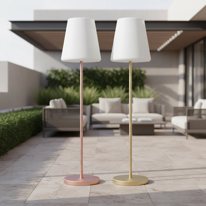 Lampade da esterno ricaricabili Lola Slim altezza 180 cm nei colori oro e rosa antico