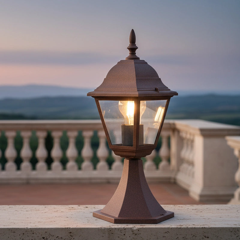 Lampioncino segnapasso per vialetti muri e cancelli in outdoor in stile rustico con finitura ruggine