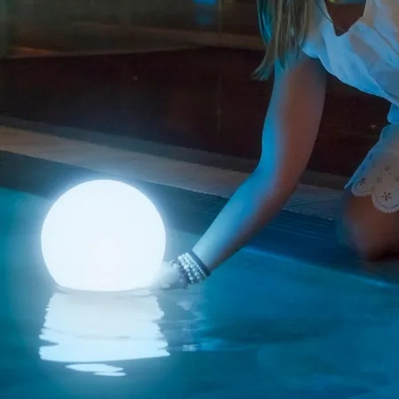 sfera luminosa galleggiante buly 20 in policarbonato bianco diametro 20 cm per piscina e giardino
