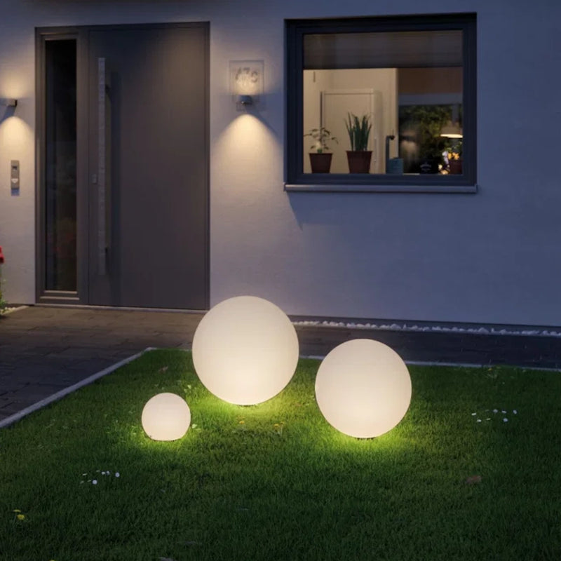 sfera luminosa Plug & Shine per dehors hotel residence ristoranti giardini esterni e spazi hospitality