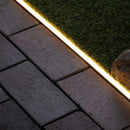 striscia LED da esterno per bordi di vialetti aiuole spigoli terrazze e percorsi in giardino