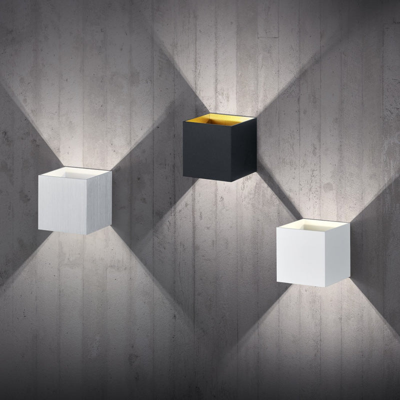 Applique LED cubica bianca IP20 a doppia emissione, perfetta per corridoi e soggiorni