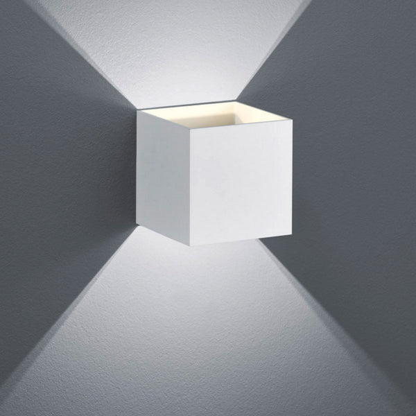 Applique cubica moderna bianca a doppia emissione con LED 4,5W luce bianco caldo 3000K