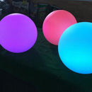lampada a sfera in polietilene bianco con luce led rgb per giardino
