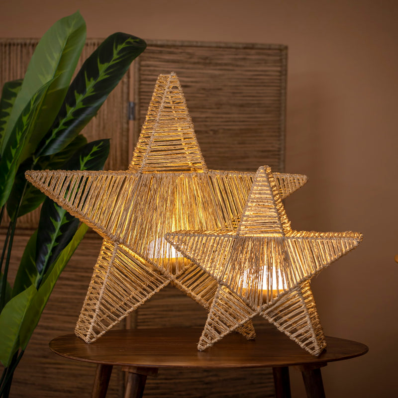 Sisine Star 40- Lampada decorativa a stella in fibre naturali intrecciate a mano, LED 900 lumen dimmerabile, con telecomando+ ghirlanda di luci LED inclusa