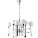 Lampadario cromato con elementi neri e diffusori in vetro opale, ideale per ambienti ampi e luminosi