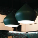 lampadario tholos verde a sospensione con cupola in metallo e interno bianco laccato
