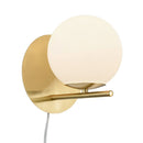 Dettaglio vetro opale e struttura oro – applique Pure Trio Lighting